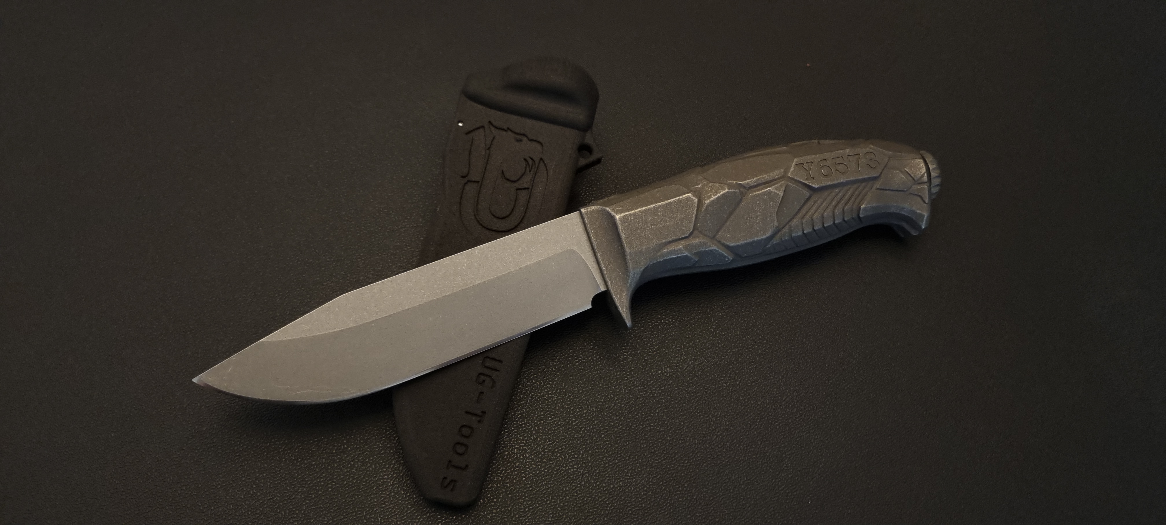Squad "Stealth" mit Compact Survival Klinge in Niolox 